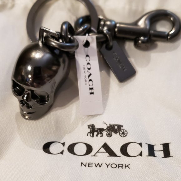 💀NWT💀 RARE UNICORN!! COACH GUNMETAL SKULL KEYCHAIN CHARM HANDBAG FOB Oilslick - Picture 5 of 14